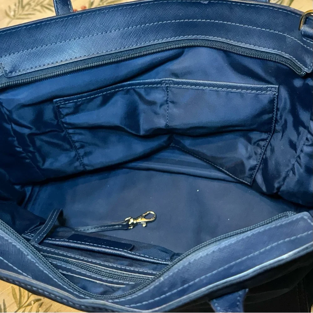 Large Michael Kors Tote - Nylon & Leather - Navy Blue - EUC - Shoulder Purse - Picture 12 of 13